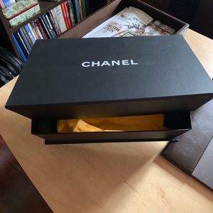 CHANEL box...💯Authentic!..😍
